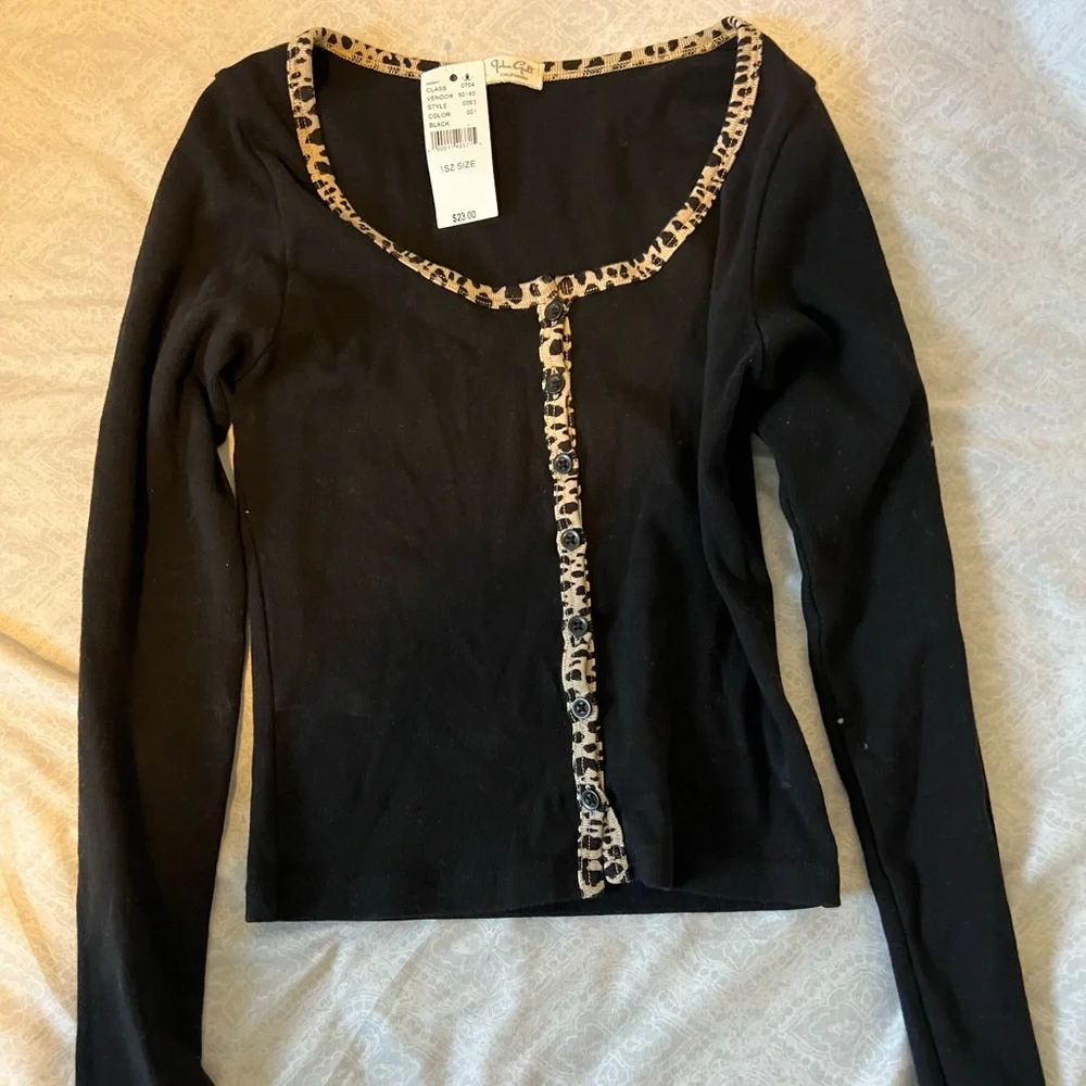 Brandy Melville Zelle Cheetah Top - Picture 2 of 2